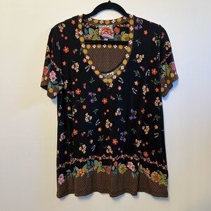 Johnny was Floral V-Neck Women's Top size Medium